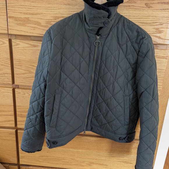 Barbour Quilted Puffer Jacket with Black Collar - Picture 4 of 10